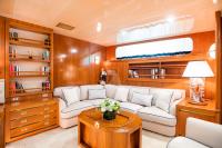 WIND-OF-FORTUNE yacht charter: Master Suite