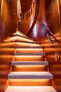 WIND-OF-FORTUNE yacht charter: Interior details - Stairs