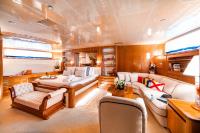 WIND-OF-FORTUNE yacht charter: Master Suite