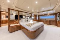 COME-PRIMA yacht charter: COME PRIMA master suite