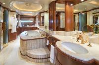 COME-PRIMA yacht charter: Master Cabin Ensuite Bathroom