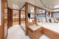 COME-PRIMA yacht charter: Master cabin