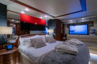 MEDUSA yacht charter: Master stateroom