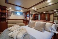 MEDUSA yacht charter: VIP stateroom