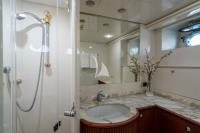 MEDUSA yacht charter: VIP en-suite bathroom