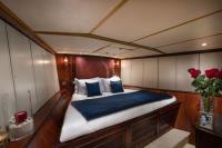 KALIZMA yacht charter: Double
