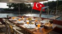 SERENITY-86 yacht charter: AFT DINING