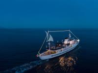 DIONEA yacht charter: Dionea at anchor