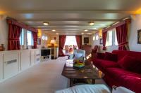 DP-MONITOR yacht charter: Interior salon area
