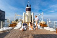 DP-MONITOR yacht charter: Sundeck solarium