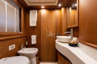RESILIENCE yacht charter: Twin cabin's bathroom