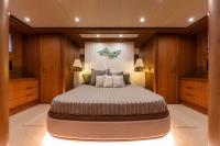 RESILIENCE yacht charter: Master Cabin