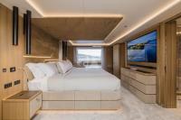 ADVA yacht charter: Master Cabin