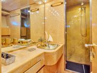 LADY-RINA yacht charter: Twin cabin I ensuite facilities