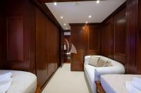 TANANAI-BY-POPOTINE yacht charter: Twin Cabin