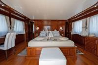 TANANAI-BY-POPOTINE yacht charter: Master Cabin
