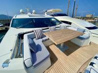 BST-SUNRISE yacht charter: Front saloon