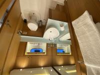 BST-SUNRISE yacht charter: Bathroom