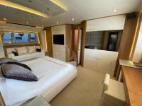 BST-SUNRISE yacht charter: Master cab