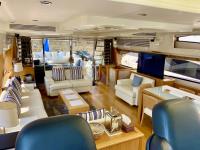 BST-SUNRISE yacht charter: Saloon