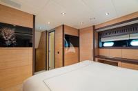 MANU-V yacht charter: Vip Cabin