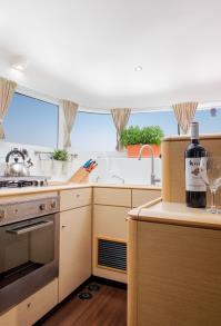 TWIN-PRIDE yacht charter: Galley