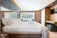 LEON yacht charter: Master cabine