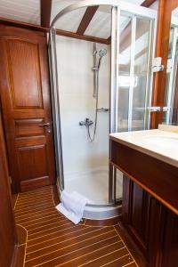 DOLCE-VITA yacht charter: DOLCE VITA - photo 29