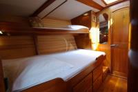 BERNIC-II yacht charter: Bernic cabin