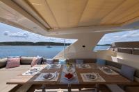 PORTHOS-SANS-ABRI yacht charter: flybridge table