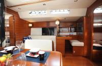 ELINE yacht charter: Salon 4