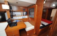ELINE yacht charter: Salon 6