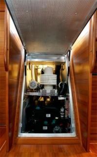 ELINE yacht charter: Engine room