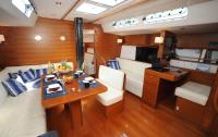 ELINE yacht charter: Salon 3