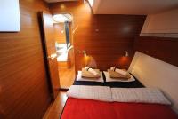 ELINE yacht charter: Guest Cabin 2