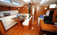 ELINE yacht charter: Salon 1