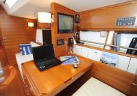 ELINE yacht charter: Salon 7