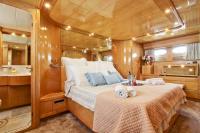 PRIME yacht charter: Master Cabin
