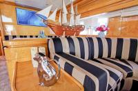 PRIME yacht charter: Salon's detail