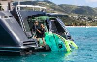 MARIU yacht charter: Kitesurfing