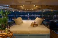 DONNA-DEL-MARE yacht charter: Bridge deck lounge
