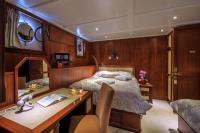 DONNA-DEL-MARE yacht charter: Vip Cabin