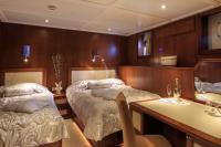 DONNA-DEL-MARE yacht charter: Double cabin