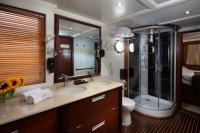 DONNA-DEL-MARE yacht charter: Master cabin bathroom