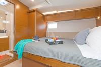 ALIZEE yacht charter: VIP Cabin