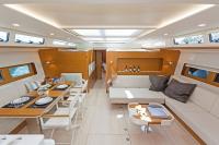 ALIZEE yacht charter: Saloon