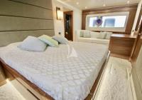SARAHLISA yacht charter: master cabin