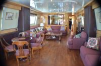 MISS-CANDY yacht charter: Main saloon