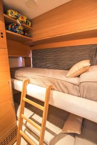ARWEN yacht charter: Bunk beds cabin