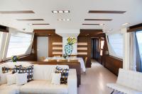INFINITAS yacht charter: Salon